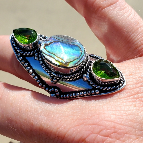 New Abalone Shell & Peridot 925 Silver Statement Ring. - Picture 5 of 16